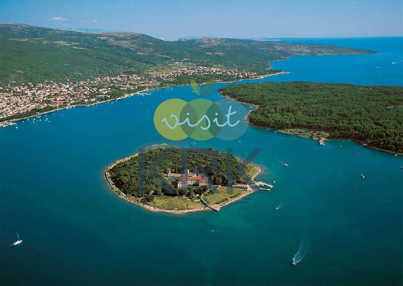 Spring break on the island with a rich history