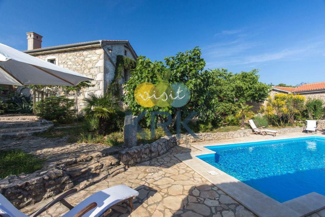 When to book accommodation for the summer of 2018?