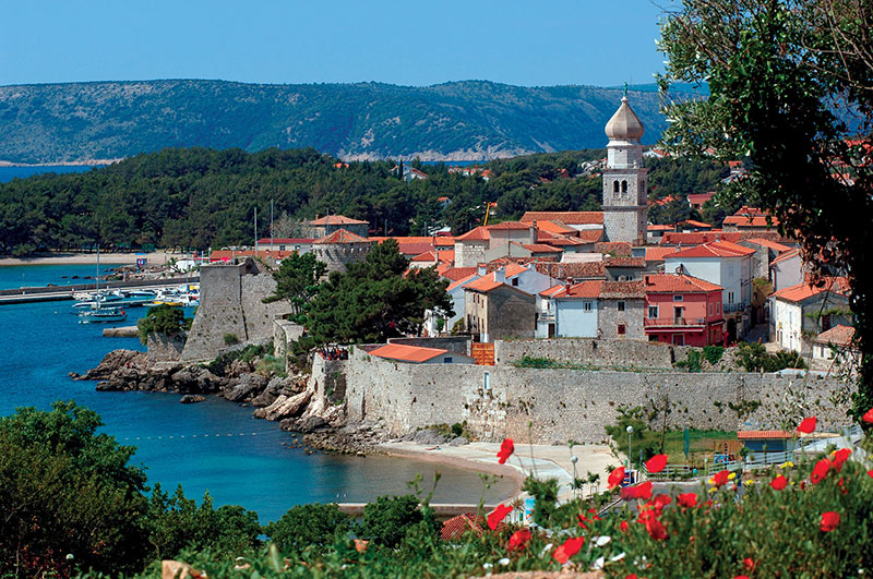 Otok Krk nudi svašta - odmor blizu civilizacije, ali i odmor daleko od civilizacije.